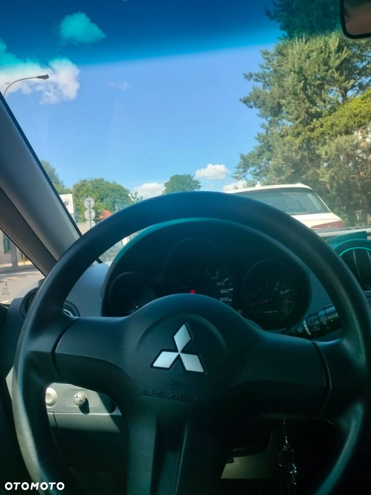 Mitsubishi Colt - 9