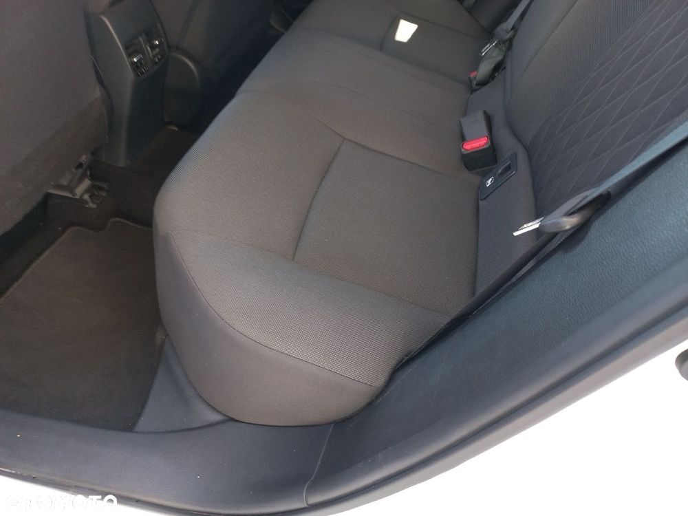 Toyota Corolla - 10