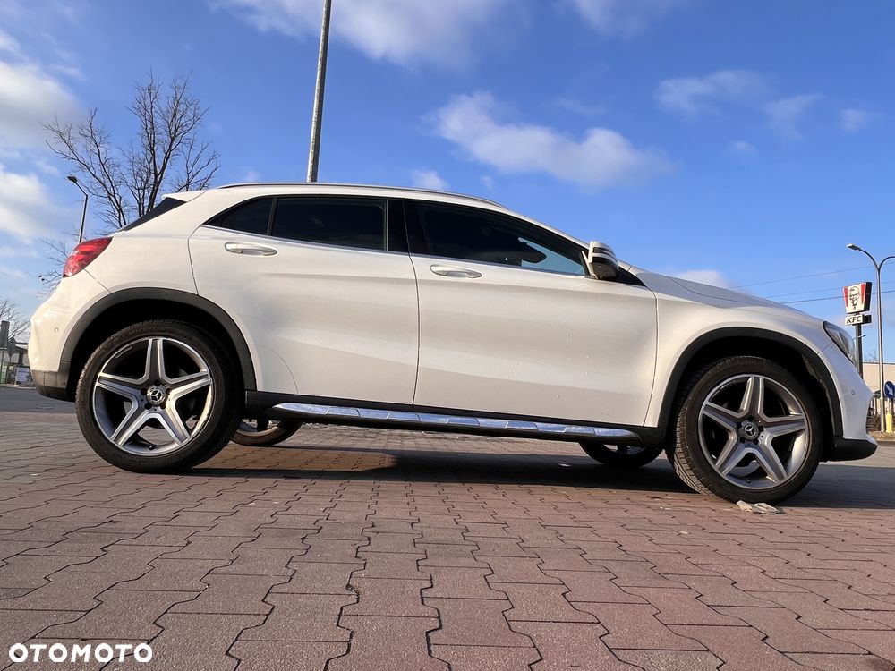 Mercedes-Benz GLA 200 7G-DCT AMG Line - 19