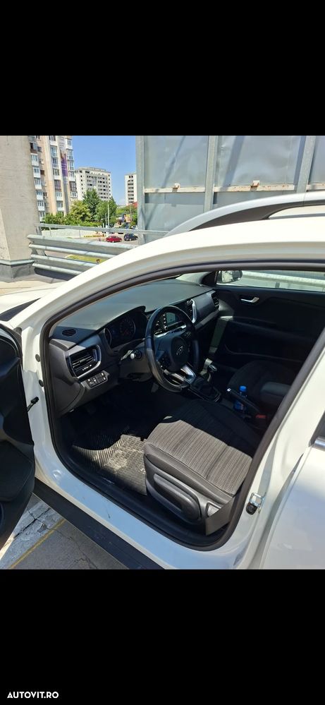 Kia Stonic 1.6 DSL HP Urban - 8