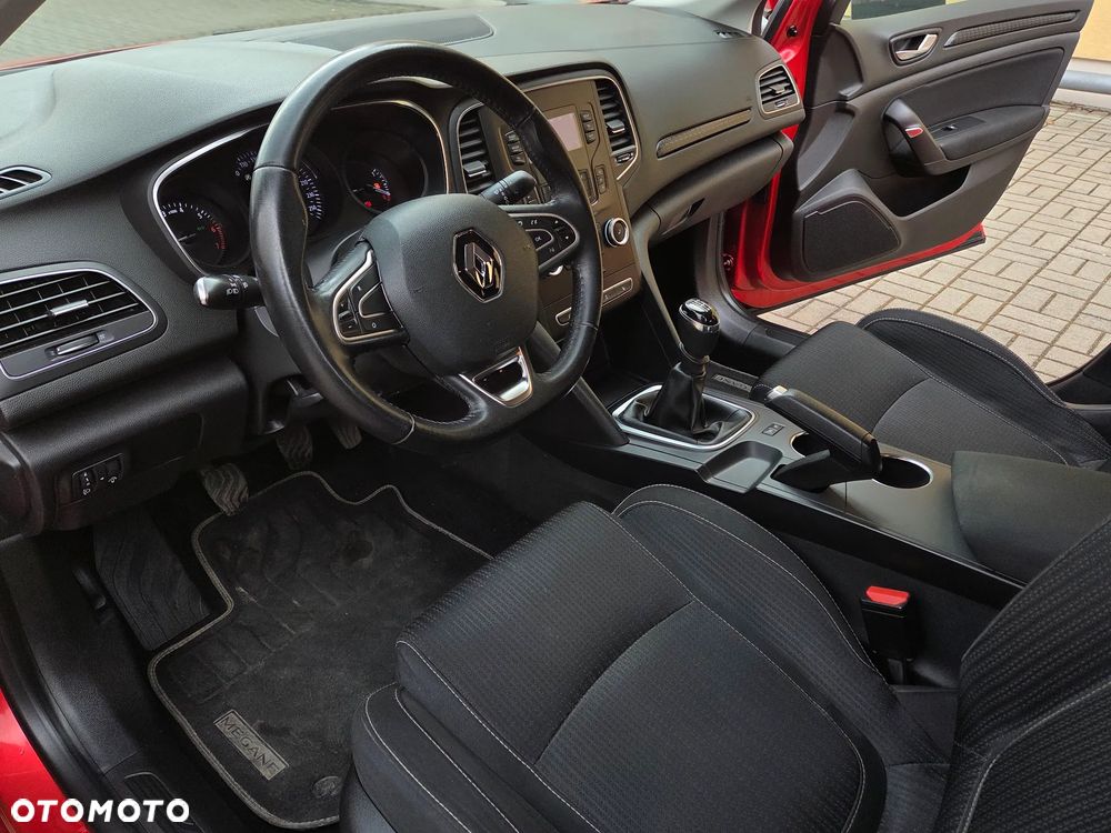Renault Megane ENERGY TCe 130 GT LINE - 30