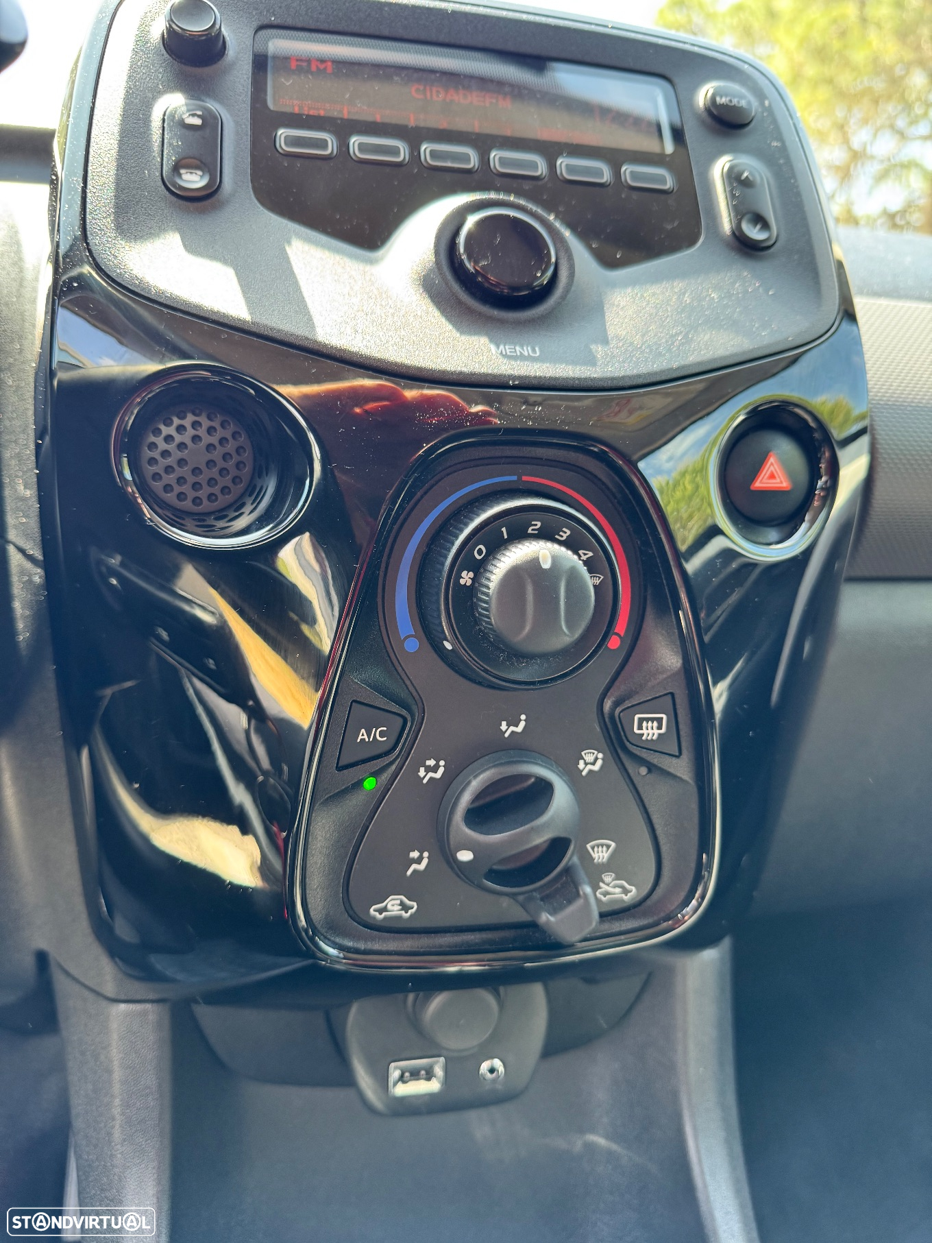 Peugeot 108 Top! 1.0 VTi Style - 10