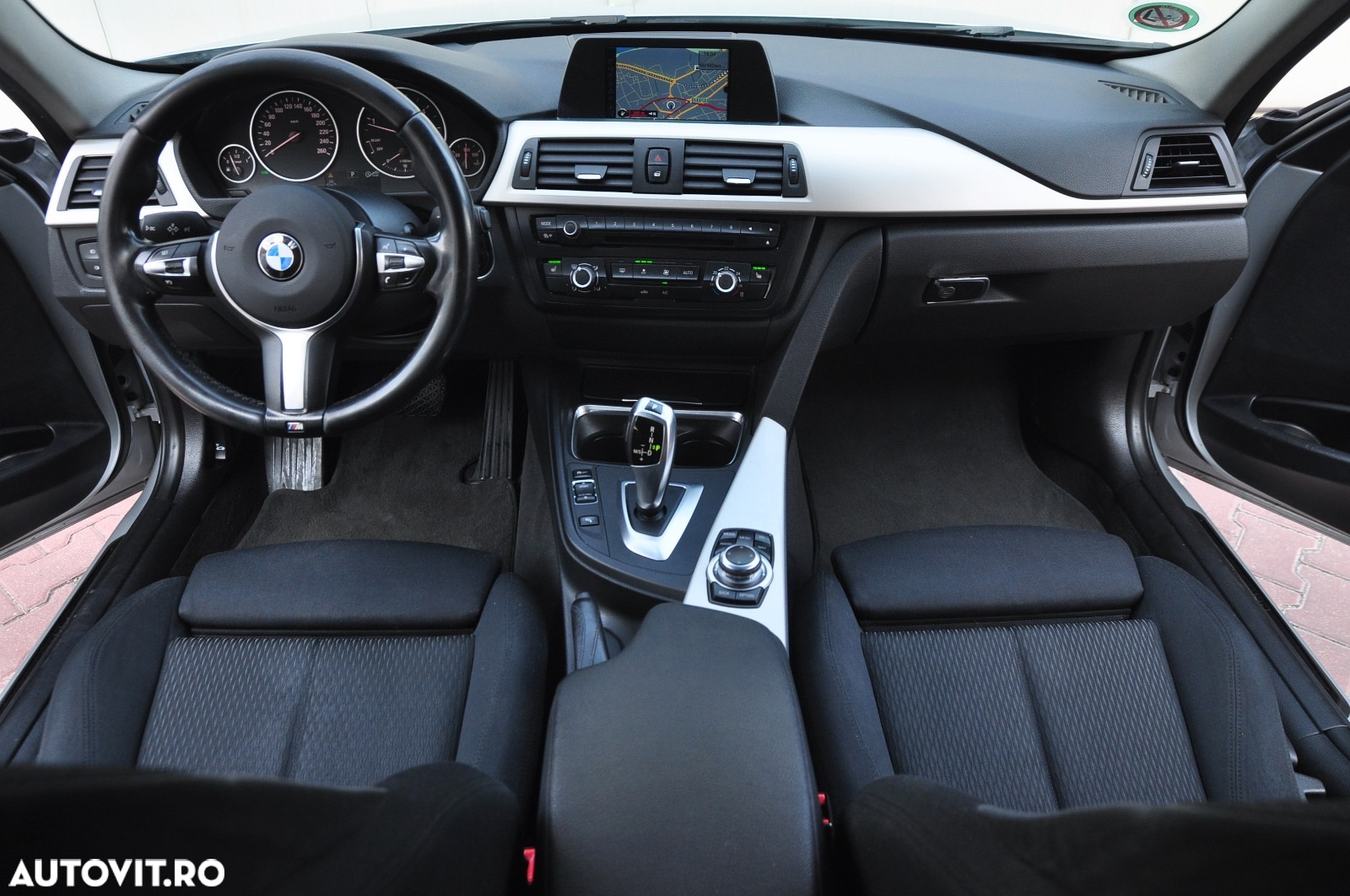 BMW Seria 3 318d Touring Aut. Blue Performance Sport Line - 9
