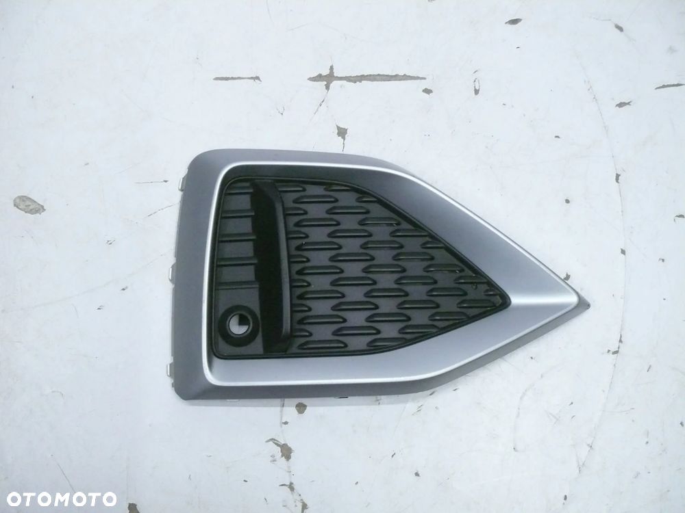 AUDI Q2 81A LIFT KRATKA ZDERZAKA PRAWA - 1