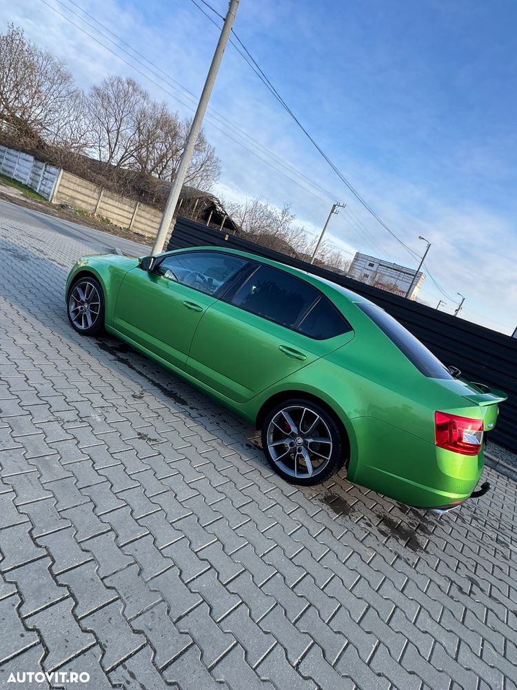 Skoda Octavia 2.0 TSI RS - 9