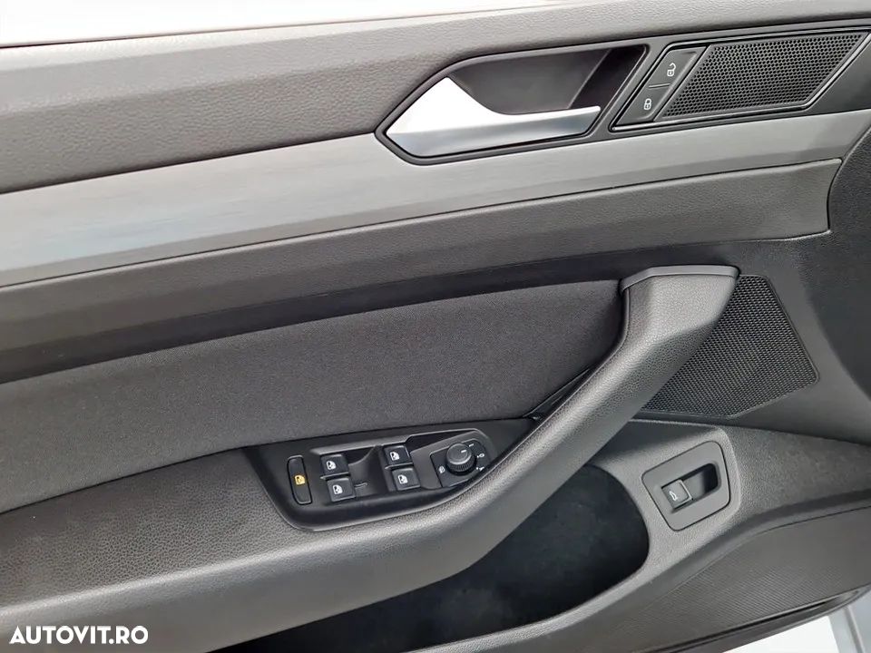 Volkswagen Passat - 16