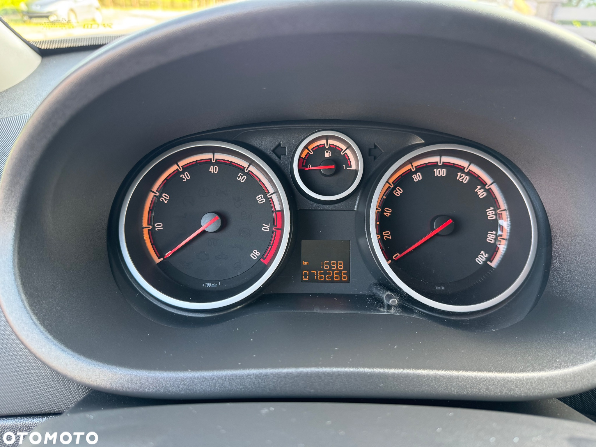 Opel Corsa 1.4 16V 150 Jahre - 7