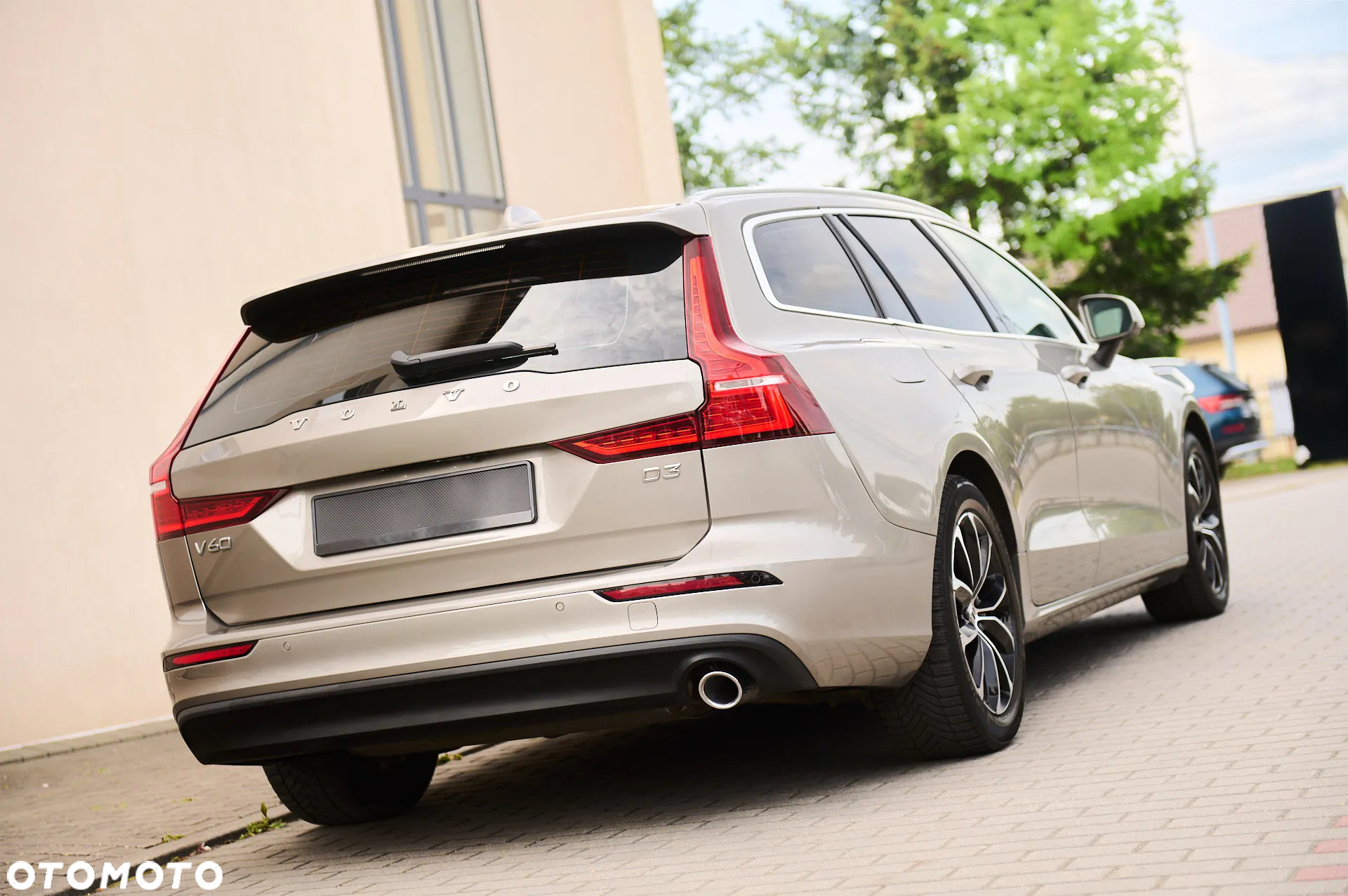 Volvo V60 D3 Momentum Pro - 24