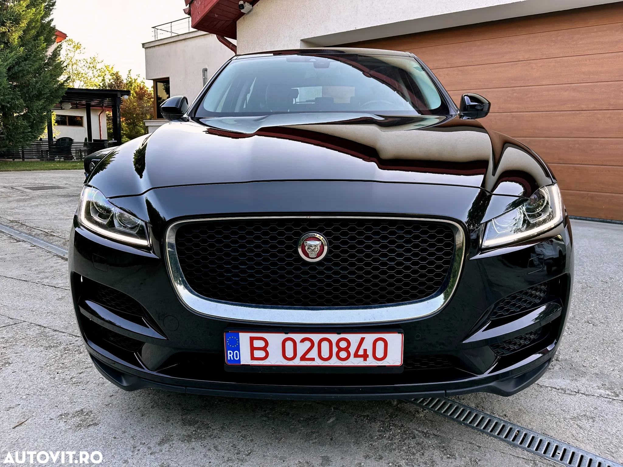 Jaguar F-Pace 20d AWD Aut. Prestige - 2