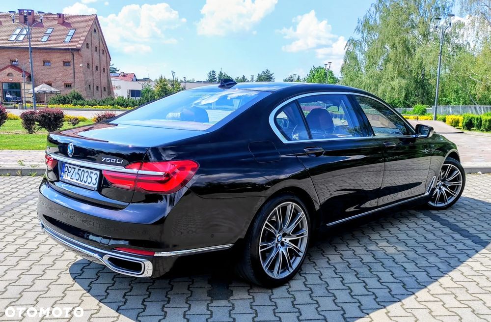 BMW Seria 7 750Li xDrive - 5