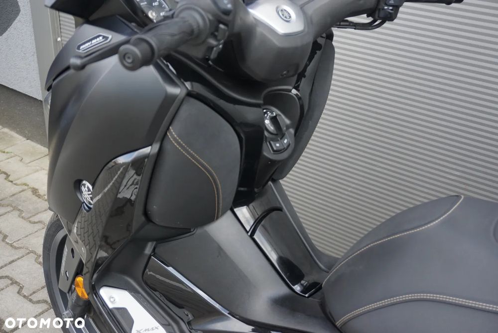 Yamaha X-max - 16