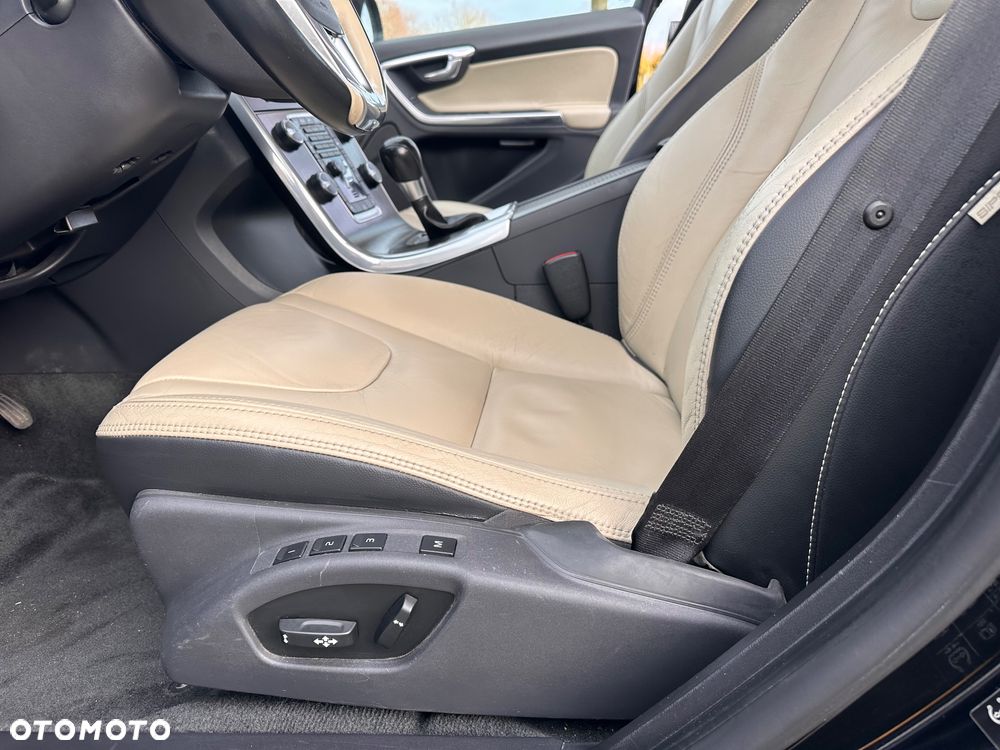 Volvo V60 D3 Momentum - 20