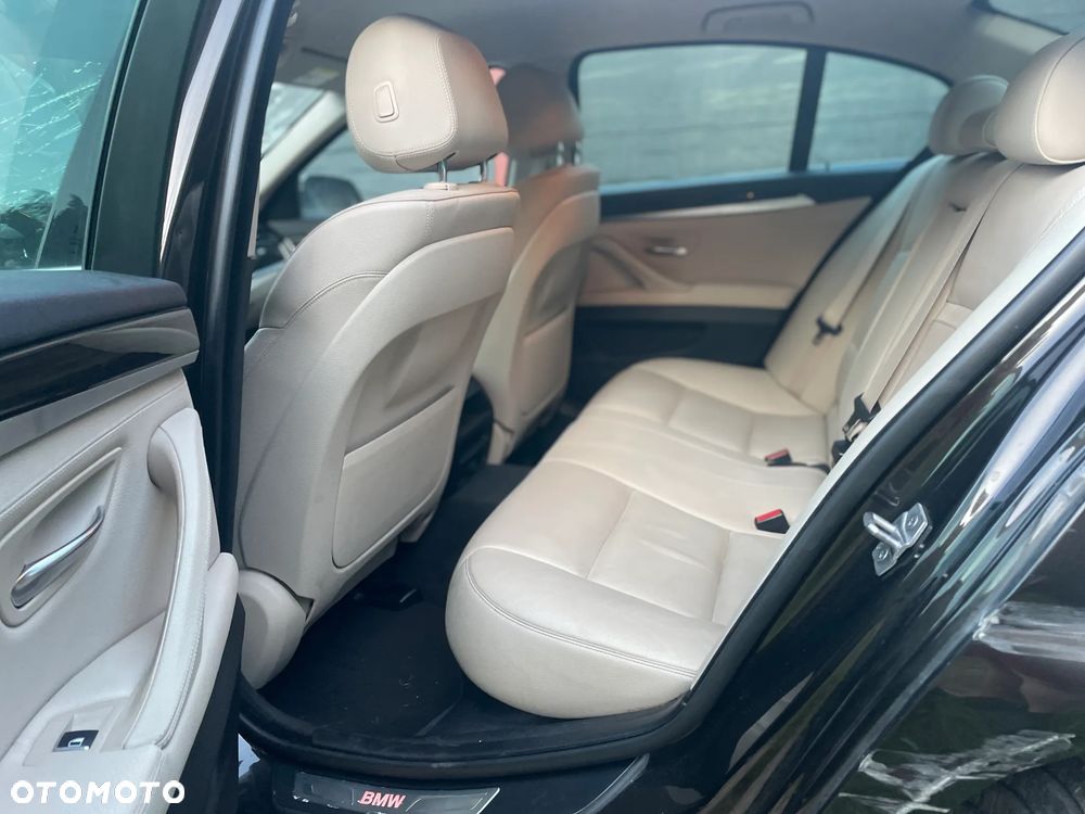BMW Seria 5 520d xDrive Luxury Line - 7