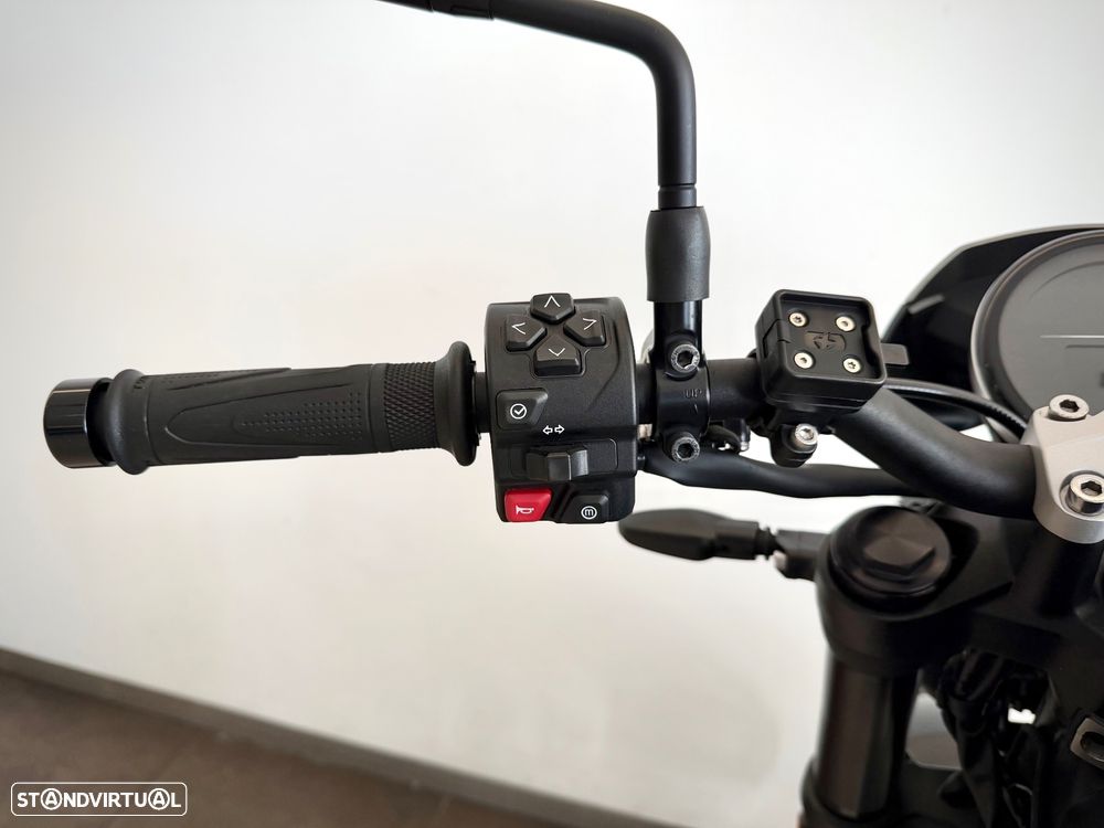 Triumph Trident 660 - 8