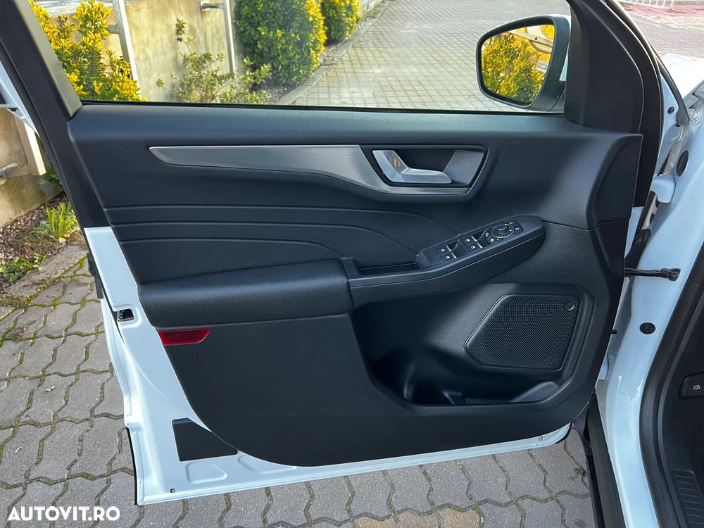 Ford Kuga 2.5 Duratec FHEV AWD Titanium - 37