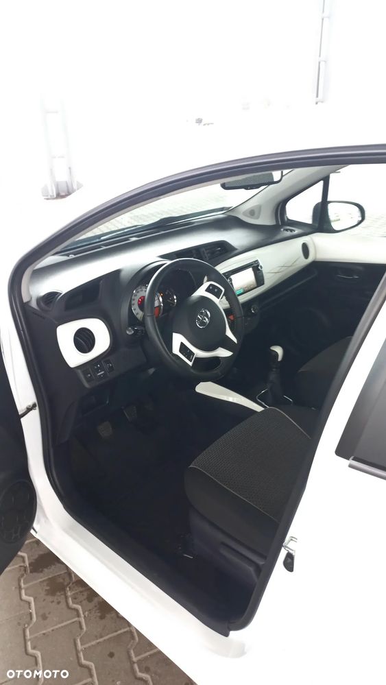 Toyota Yaris 1.33 Business Edition - 19