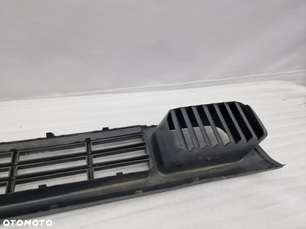VW T5 7H0 03- KRATKA ŚRODKOWA ZDERZAKA PRZEDNIEGO PRZÓD , NR 7H0807719 , NR AUKCJI KR347 - 18