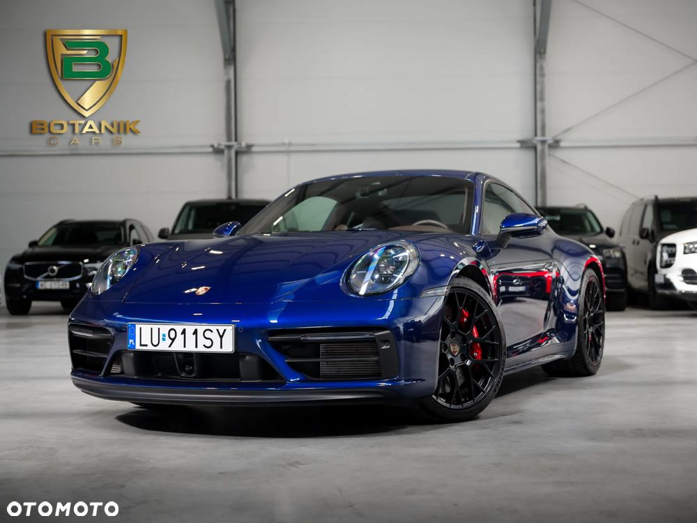 Porsche 911 Carrera 4 GTS - 2