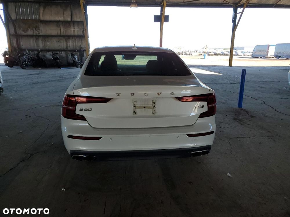 Volvo S60 T6 AWD Momentum Pro - 6