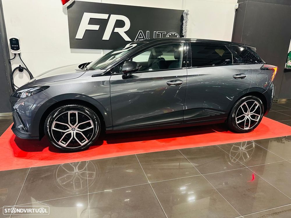 MG MG4 64 kWh Luxury - 9