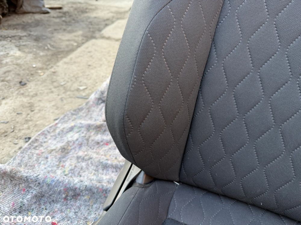 Fotele przód tył kanapa komplet Toyota Corolla Cross 2025r - 13