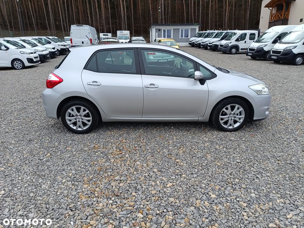 Toyota Auris 1.33 VVT-i Premium - 2