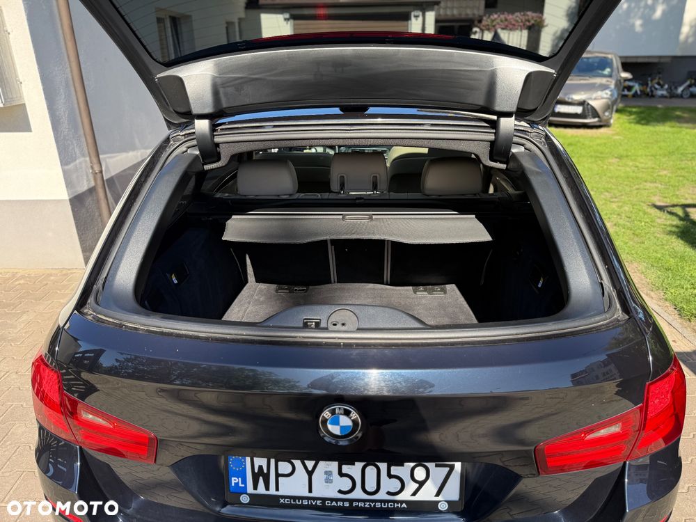 BMW Seria 5 525d Sport-Aut - 29