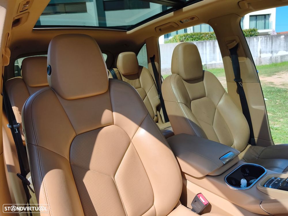 Porsche Cayenne Platinum Edition - 22