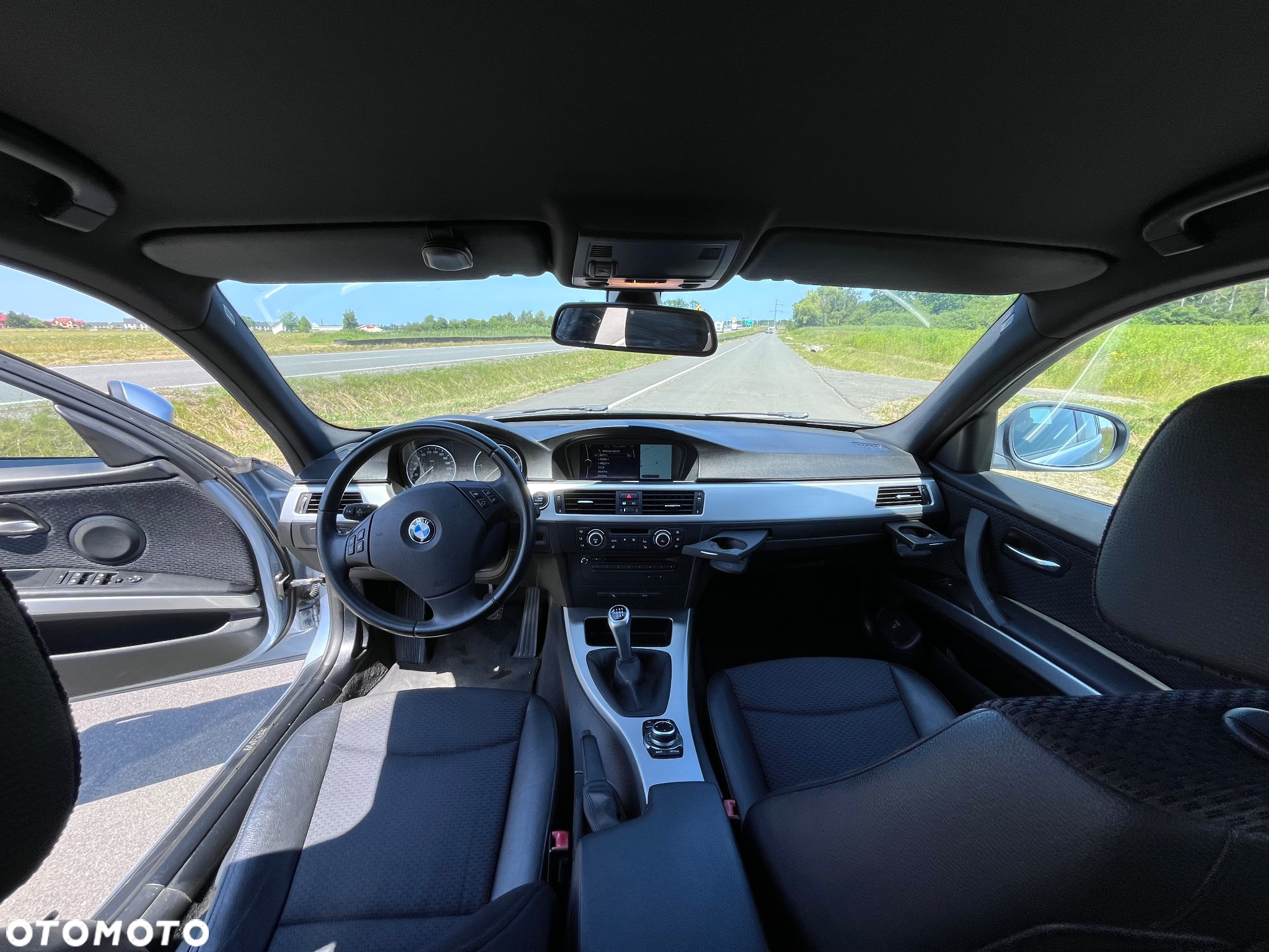 BMW Seria 3 318d Touring - 16