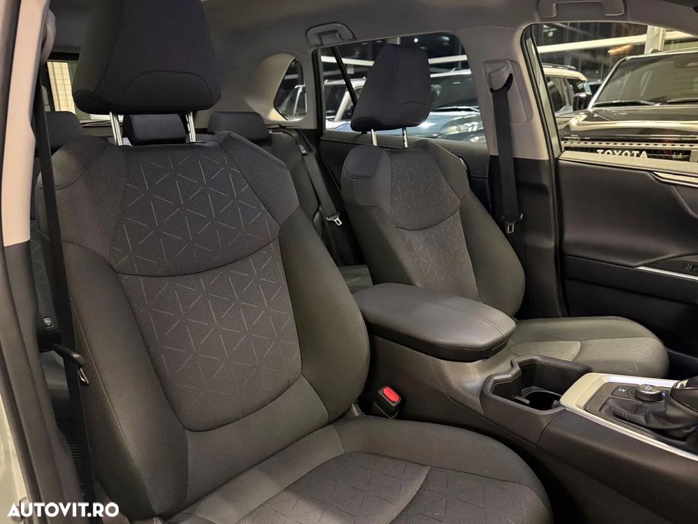 Toyota RAV4 2.5 AWD Style - 19