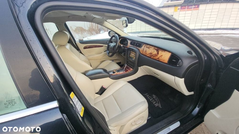 Jaguar S-Type - 8