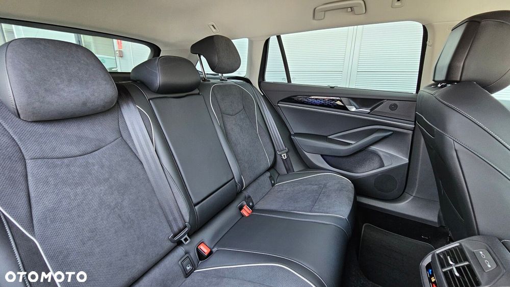 Volkswagen Passat - 35