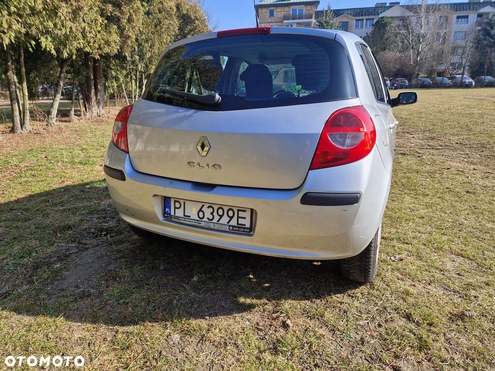 Renault Clio - 7