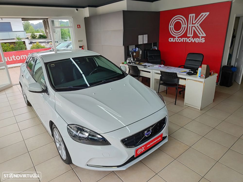 Volvo V40 D2 Momentum - 2