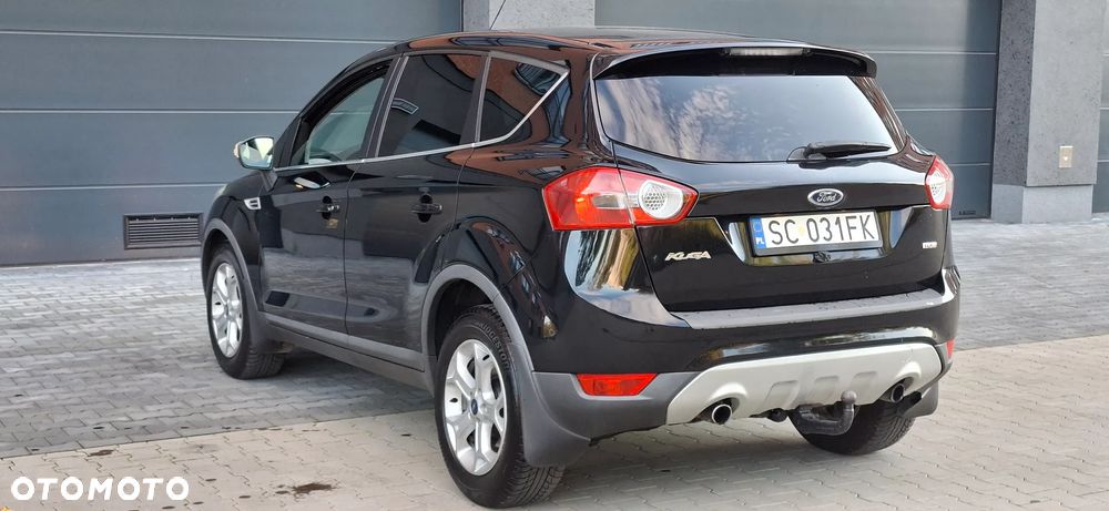 Ford Kuga 2.0 TDCi 2x4 Titanium - 8