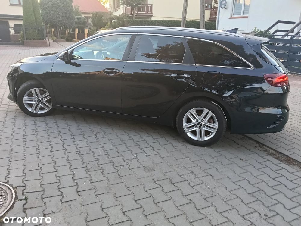 Kia Ceed - 25