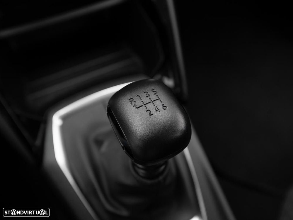 Peugeot 208 1.2 PureTech Active Pack - 17