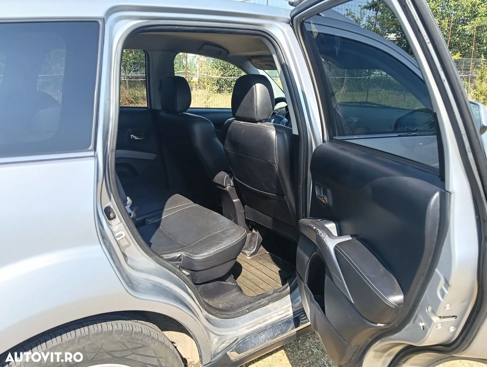Peugeot 4007 - 9