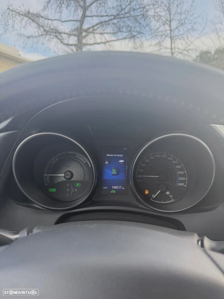 Toyota Auris Touring Sports 1.8 HSD Comfort - 21