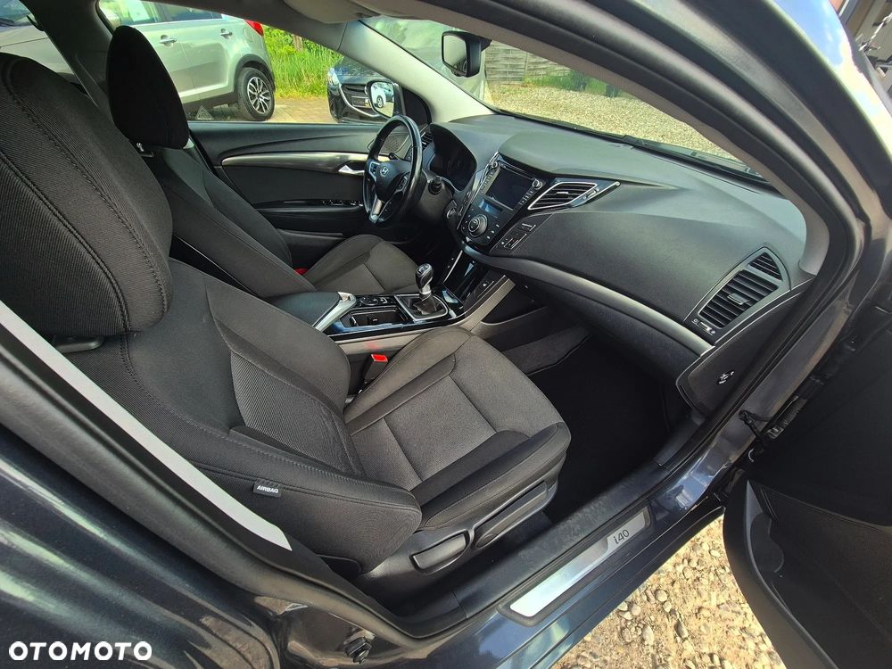 Hyundai i40 Kombi blue 1.7 CRDi Family - 22