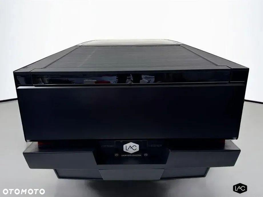 Tesla Cybertruck - 6