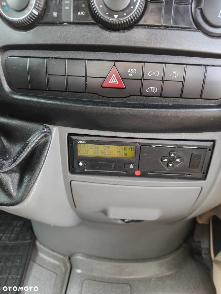 Mercedes-Benz Sprinter - 16