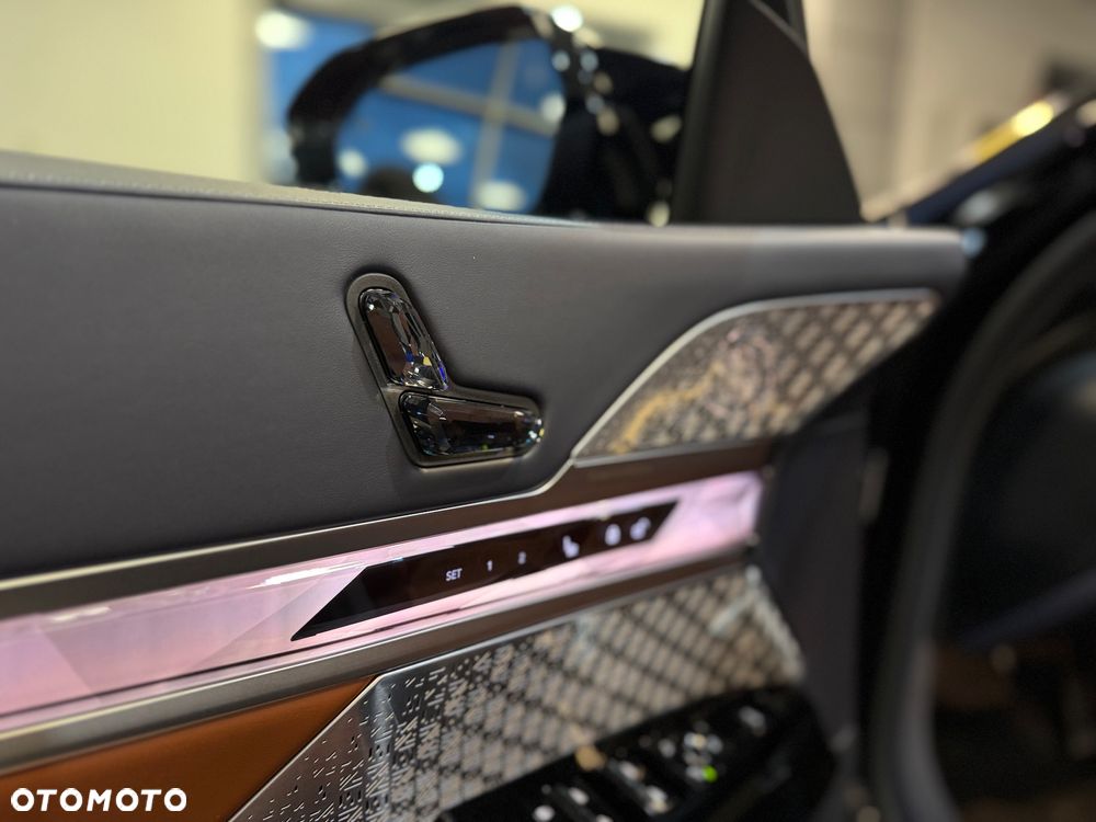 BMW i7 - 15