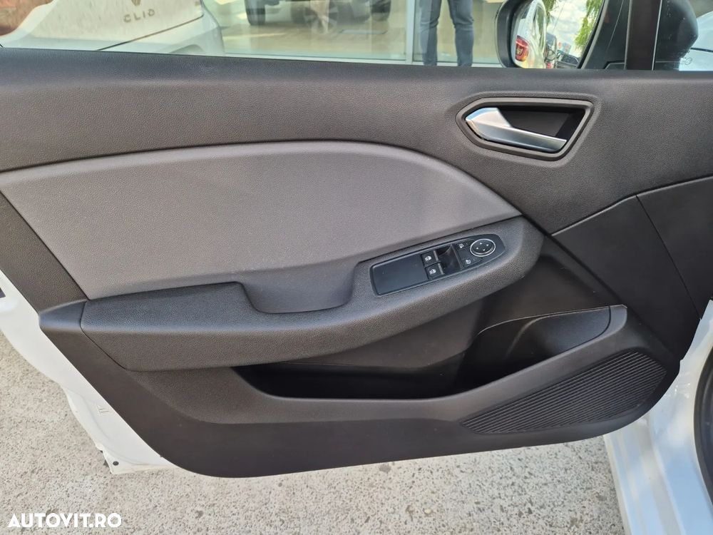 Renault Clio - 10