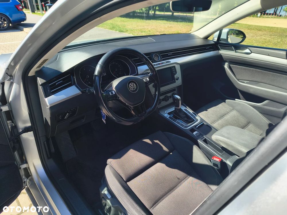 Volkswagen Passat 1.6 TDI (BlueMotion Technology) DSG Comfortline - 16