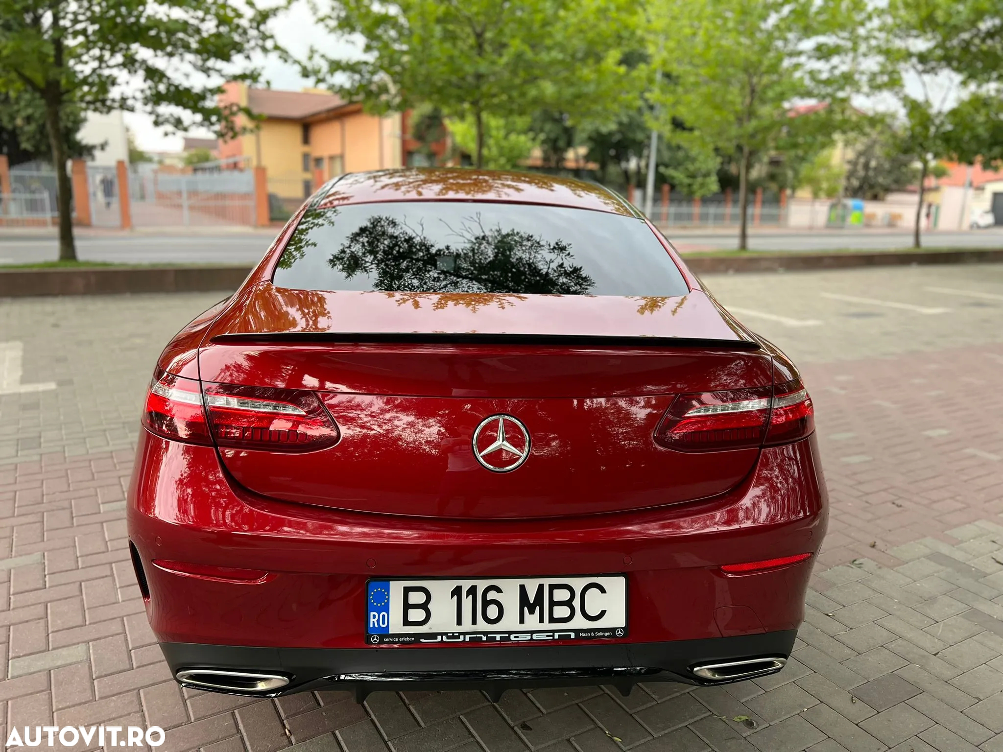 Mercedes-Benz E 300 Coupe 9G-TRONIC AMG Line - 6