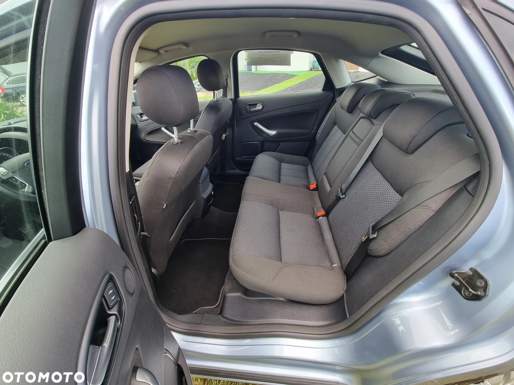 Ford Mondeo 2.0 Ghia - 13
