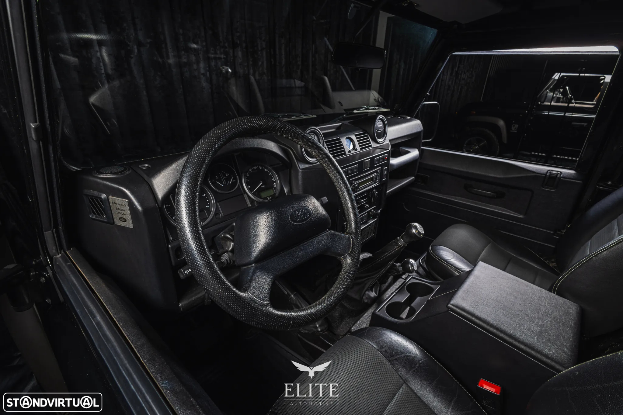 Land Rover Defender 90 SW 2.2 CRD SE - 10