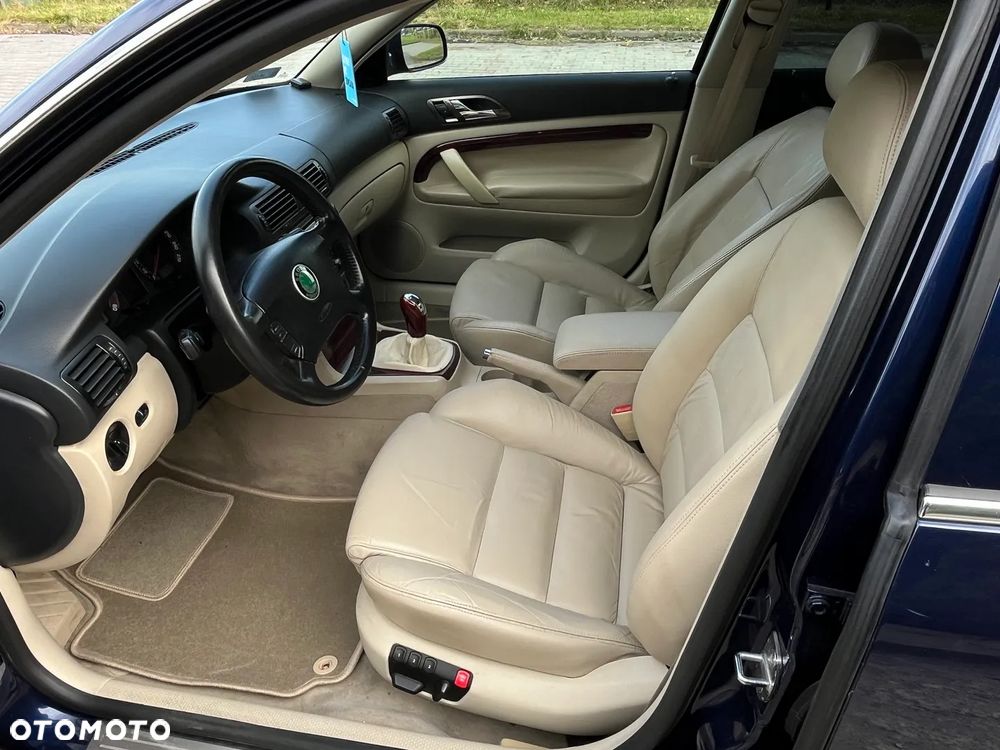 Skoda Superb 2.8 V6 Elegance - 14