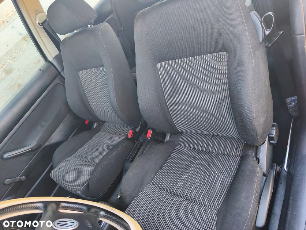 Volkswagen Golf - 21